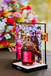 Priroda superblooma oživljava kroz tri Guerlainove interpretacije: Florabloom Eau de Toilette – pod zrakama podnevnog sunca, Florabloom Forte – u zlatnom svjetlu zalaska i Florabloom Absolu – u magiji noćnog pejzaža