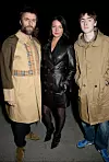 Liam Gallagher i Debbie Gwyther s njegovim sinom Geneom Gallagherom na Londonskom tjednu mode 2018.