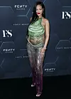 Rihanna na Fenty Beauty Universe Eventu.