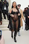 Rihanna na Dior reviji
