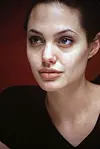 Tanke obrve u 90-ima je imala i Angelina Jolie.