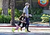 Ryan Gosling s kćerkicama ulicama Los Angelesa