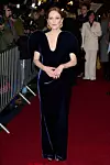 Julianne Moore na premijeri serije u kojoj ima jednu od glavnih uloga privlačila je poglede u Schiaparelli kreaciji