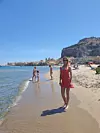 Josipa na plaži u Cefalùu.