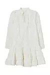 H&M kratka bijela haljina 149,92 kune