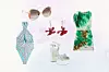 Jednodijelni kupaći kostim H&M (24 eura)/ sunčane naočale Chloe; Optika Anda (545 eura)/ naušnice Zara (15,95 eura)/ mini haljina Zara (29,95 eura)