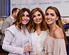 Yasmine Pahlavi 2017., s kćerima Iman i Noor