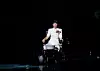 Njezin nastup zamilšljen je poput konceptualnog umjetničkog performansa