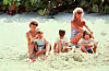 Princeza Diana s majkom i prinčevima Harryjem i Williamom na odmoru