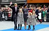 Kralj Willem-Alexander i kraljica Maxima 2013. s kćerima Catharinom-Amalijom, Ariane i Alexijom