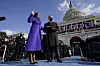 Kamala Harris nosila je na inauguraciji ljubičastu kombinaciju mladog Afroamerikanca Christophera Johna Rogersa.