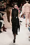 Crna haljina garantira elegantni look