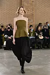 Proenza Schouler oduševila je novom kolekcijom, posebno ovim khaki topom.