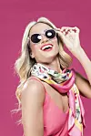 Valentina je isprobala naočale modnog dvojca ELFS koje ćete od sutra moći kupiti uz magazin Gloria.