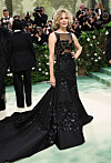 NEW YORK, NEW YORK - MAY 06: Meg Ryan attends The 2024 Met Gala Celebrating ”Sleeping Beauties: Reawakening Fashion” at The Metropolitan Museum of Art on May 06, 2024 in New York City. Jamie McCarthy/Getty Images/AFP (Photo by Jamie McCarthy/GETTY IMAGES NORTH AMERICA/Getty Images via AFP)