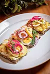 Veleposlanikova supruga je pripremila otvorene danske sendviče smørrebrød