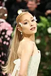 Ariana Grande na Met Gali 2024.