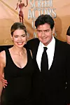 Charlie Sheen i Denise Richards ne mogu pronaći zajednički jezik otktko više nisu zajedno.
