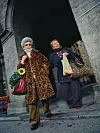 Snimljena na tržnici, mjestu gdje se susreću ljudi svih stilova, dobi i podrijetla - globalna kampanja slavi kako inspiracija nastaje u svakodnevnim susretima