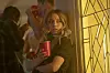 Sydney Sweeney kao Cassie Howard, Lexina starija sestra i McKayova bivša djevojka sa seksualnom prošlošću koja ju progoni
