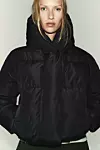 Zara kratka puffer jakna (39,95 eura)
