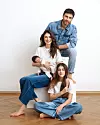 Šminka: Dajana Pajkić Frizura: Ivan Pervan za PrimeVision Salon Asistentica: Josipa Gečević Stilistica: Anela Martinović Odjeća: s.Oliver