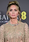Emily Blunt s neurednom punđom