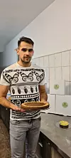 I Bruno ponekad uskače kod izrade slastica!