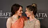 Emma Stone i Emily Blunt za dodjeli nagrada BAFTA