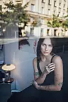 Svoj uspjeh nije ostvarila preko noći, u rodnoj Rusiji pohađala je školu za tattoo majstoricu