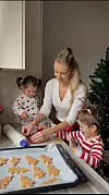 Najveća im je radost zajednička priprema kolača, malo se svi uprljaju, ali u tome je veselje