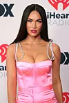 Megan Fox ovog je puta zablistala u ružičastom satenu.