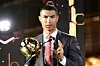 Ronaldo s peharom za igrača stoljeća
