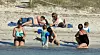 Na plaži je najljepše u veselom društvu: Richard Gere sa suprugom Alejandrom Silva i sinovima