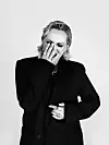 Sako Victoria Beckham x Mango; naušnice i prstenje PRAHIR; ogrlica iz fundusa stilistice