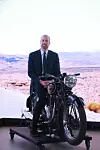 William je duhovito rekao: 'Dobar je svaki izgovor da se popnete na motor'