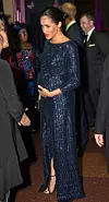 U haljini sa školjicama dizajnera Rolanda Moureta.