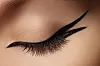 Fishtail eyeliner
