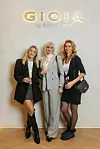 Marijana Grlić Radman s kćeri i odvjetnica Ivana Barišić