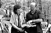 Redatelj Volker Schlöndorff s autoricom Margaret Atwood na snimanju filma 'Sluškinjina priča' iz 1990.