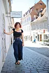 Ogi je odlučila započeti novo poglavlje, položila je tečaj za turističkog vodiča, dobila licencu i pokrenula projekt modnih tura po Zagrebu