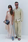 Victoria i David Beckham poziraju u svojim dobro osmišljenim outfitima