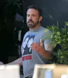 Affleck je nosio majcu s fotografijom sebe i svog najboljeg prijatelja Matta Damona