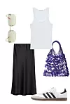 Sunčane naočale H&M (13,76 eura)/ rebrasta potkošulja Oysho (10,99 eura)/ slip suknja Mango; Zalando (29,99 eura)/ torba s ljuskicama Zara (19,95 eura)/ tenisice Adidas Samba; Zalando (119,32 eura)