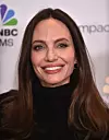 Angelina Jolie oduvijek ima pune usnice, ali stalno se razglaba o tome je li ipak 'nešto učinila' ili je to učinak make-upa