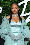 Od samog početka karijere, Rihanna je poznata po čestim promjenama frizura
