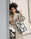Glumica Zazie Beetz s New Yorker torbom Fotografija: Rex Features