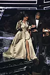 Kanadski reper Drake dopratio ju je na dodjelu glazbenih nagrada MTV-ja 2016. u New Yorku