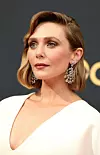 Elizabeth Olsen s klasičnim glamur lookom