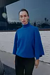 Zara pulover sa širokim rukavima (29,95 eura)
